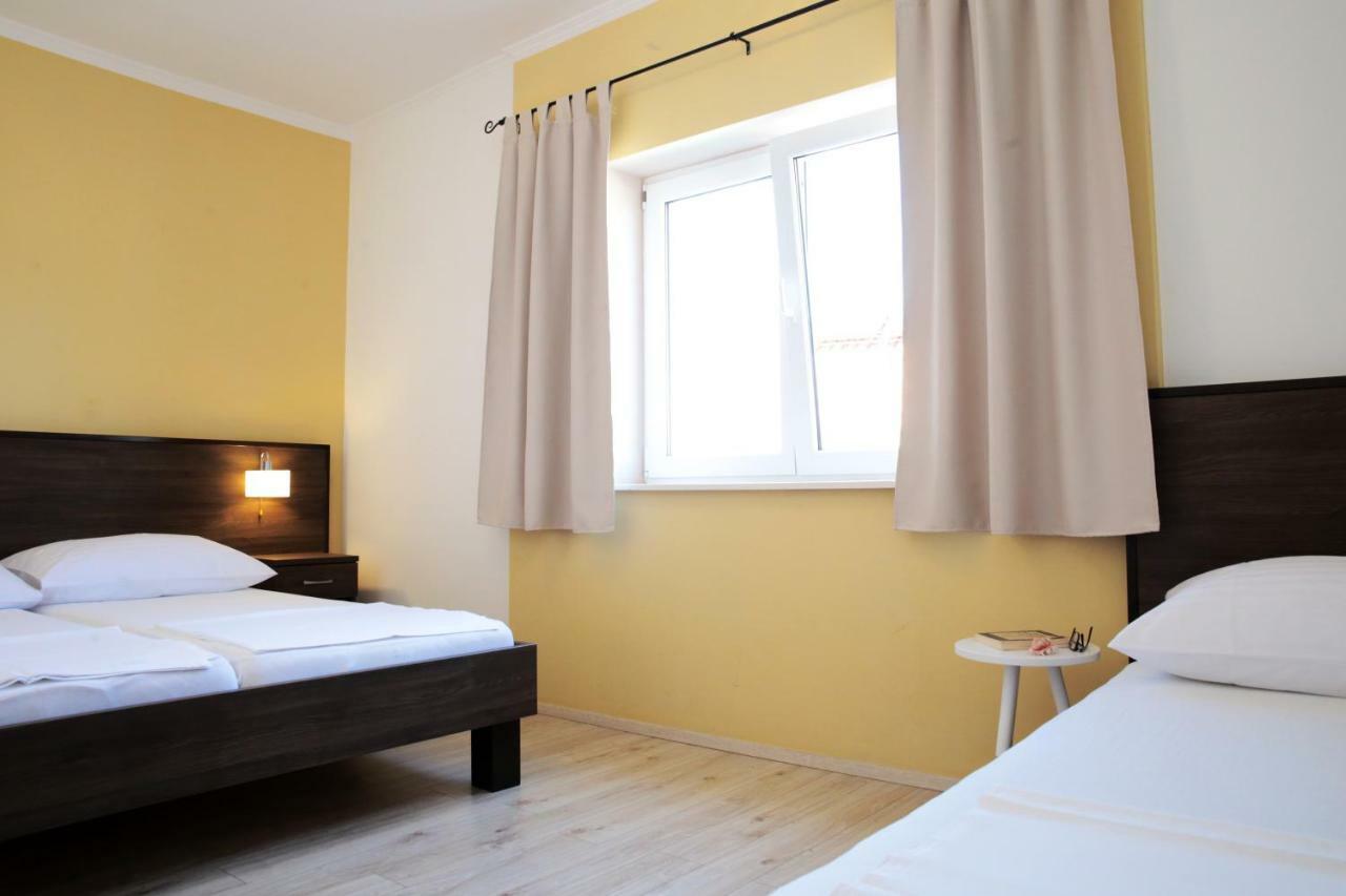Apartments And Rooms Bozena Vodice Exterior foto