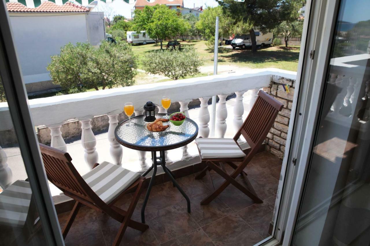 Apartments And Rooms Bozena Vodice Exterior foto